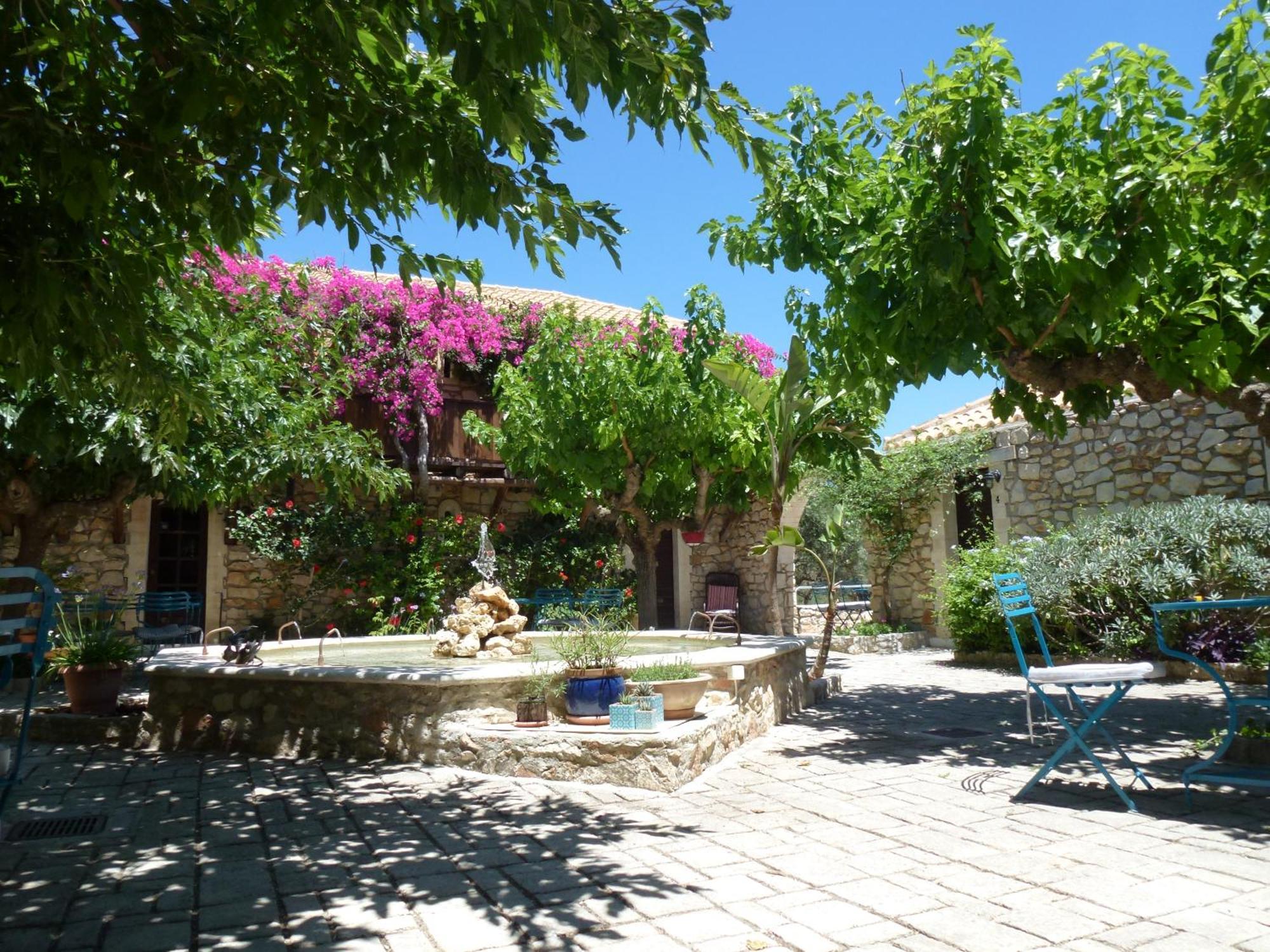 Tsivouli Accommodation Литакия Экстерьер фото